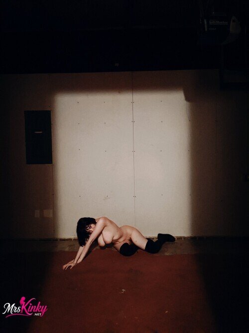 210527-2120471936-You-walk-into-your-basement-at-night-and-see-this.-What-do-you-do.md.jpg