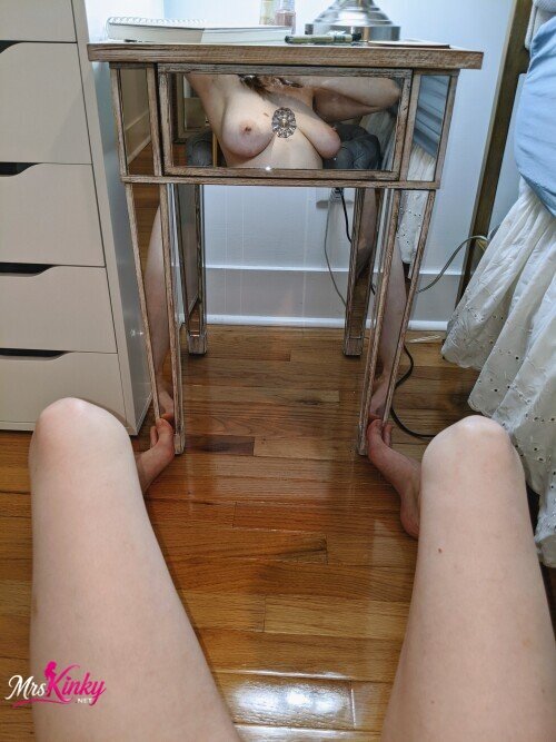 200818-723929415-Hmmm...-The-placement-of-the-handle-on-my-mirrored-endtable-can-make-for-some...jpg