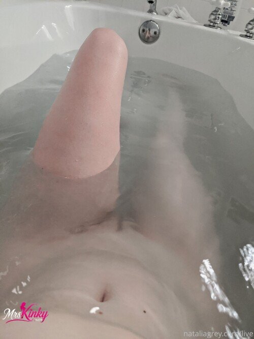 200217-152716547-I-hate-taking-baths-alone-.md.jpg
