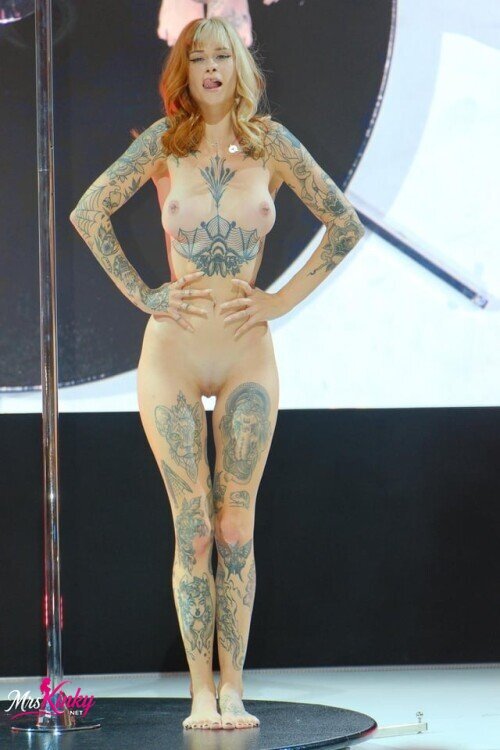 sally-dinosaur-on-stage-v0-hyvglpg38nsf1b7c53a794c004466.md.jpg